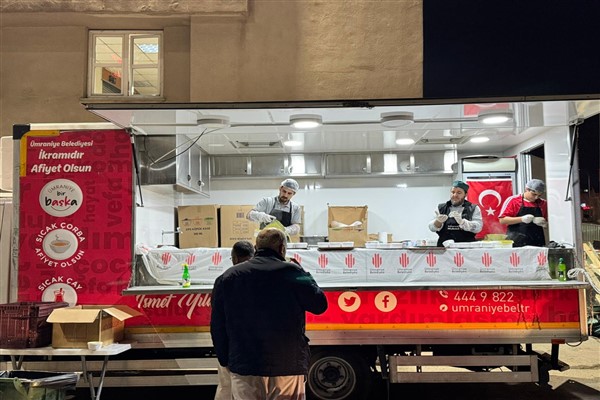 Ümraniye’de her gün sıçak çorba ikramı