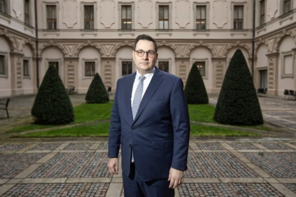 Lipavsky: 17 Kasım, özgürlüğün bedeli olduğunu hatırlatıyor