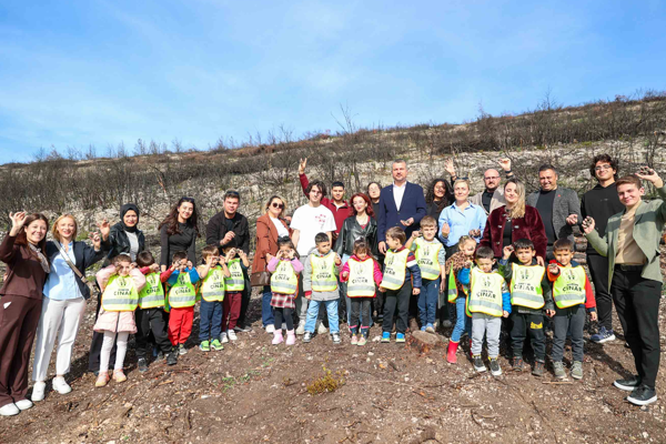 Bucalı çocuklar, yanan alanlara tohumlar bıraktı
