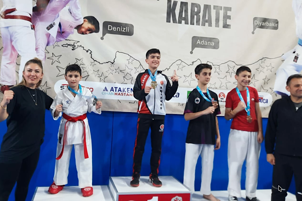 Aliağalı karateciler Denizli’den 4 madalya ile döndü