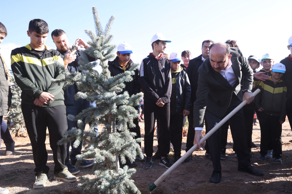 “Geleceğe Nefes, Konya’ya Hayat” temasıyla 15 bin fidan dikildi