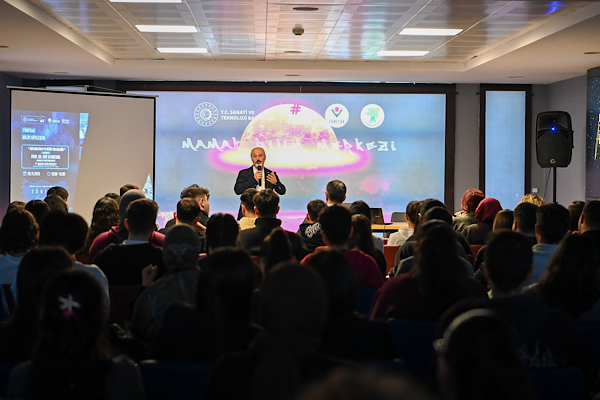 Mamak’ta gençler Antarktika’nın bilim dünyasıyla buluştu