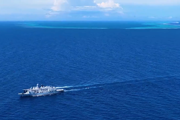 Çin ordusu ve Çin Sahil Güvenliği’nden Huangyan Adası çevresinde devriye