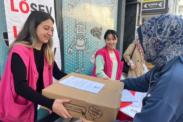 LÖSEV Mutlu Et Paketleri ile mutluluk paylaştıkça çoğalıyor