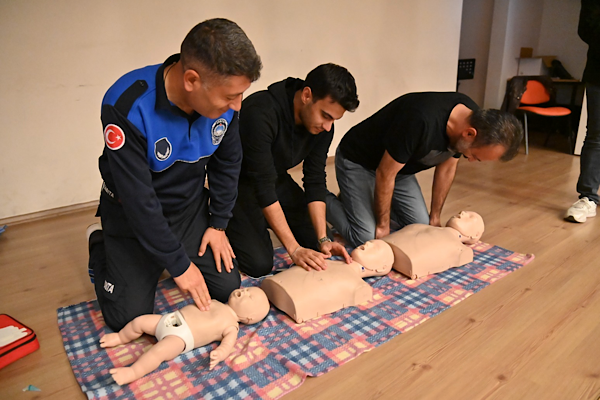 Büyükşehir’den personellerine ilk yardım eğitimi