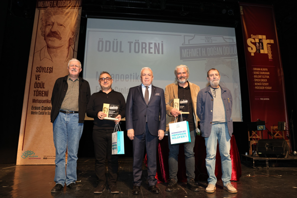 Nilüfer’de şiir eleştirisinin prestij ödülleri sahiplerini buldu