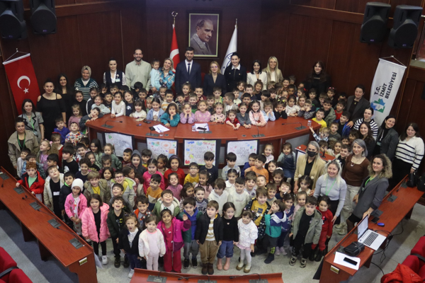 İzmit Belediyesi’nden çocuklara özel farkındalık programı