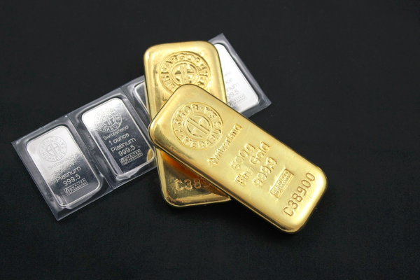 ABD’de hükümetin açılması sonrası değerli metal fiyatları yükseldi