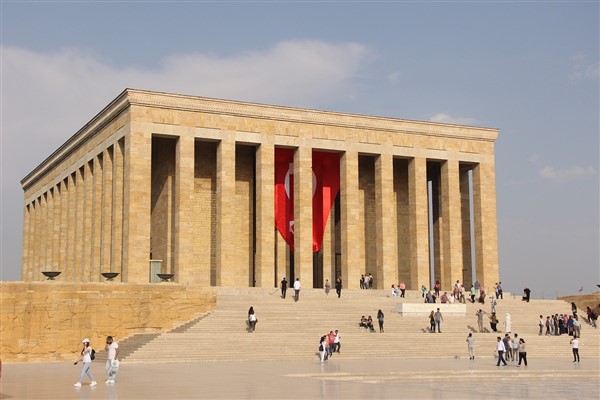Bakan Tekin, 81 ilden gelen öğretmenlerle Anıtkabir’i ziyaret etti