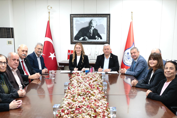 Konak Belediyesi’yle Balkan ve Ada Türkleri Dernekleri arasında ptorokol imzalandı