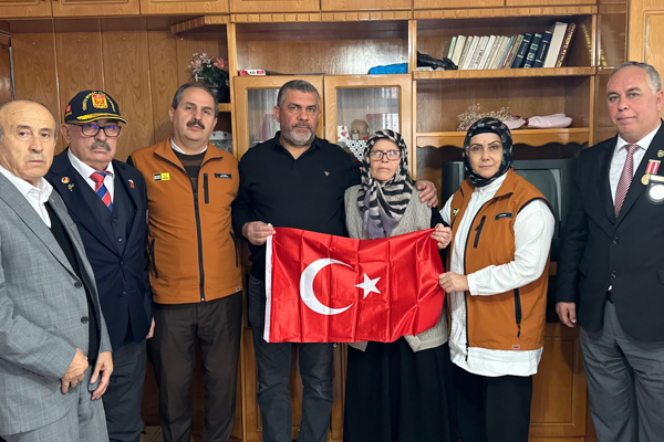 Konya Büyükşehir Belediyesi’nden şehit öğretmen ailelerine ziyaret