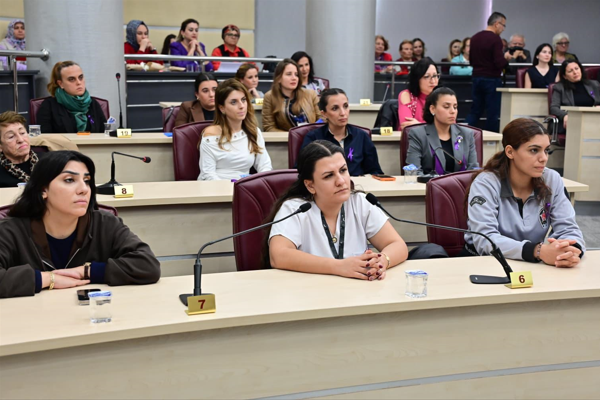 Kepez’de 25 Kasım kapsamında panel düzenlendi