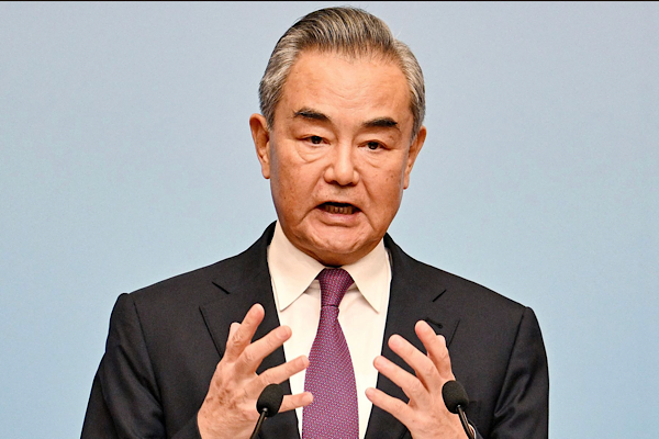 Wang Yi: Japon militarizminin canlanmasını engelleme sorumluluğumuz var
