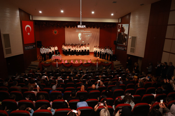 Derince’de Öğretmenler Günü kutlandı