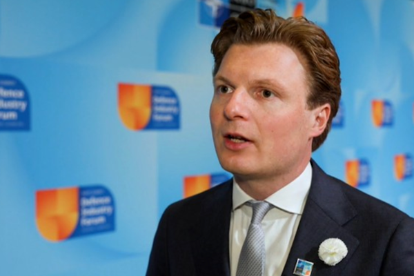 Brekelmans, Katar’da resmi ziyaret gerçekleştirdi