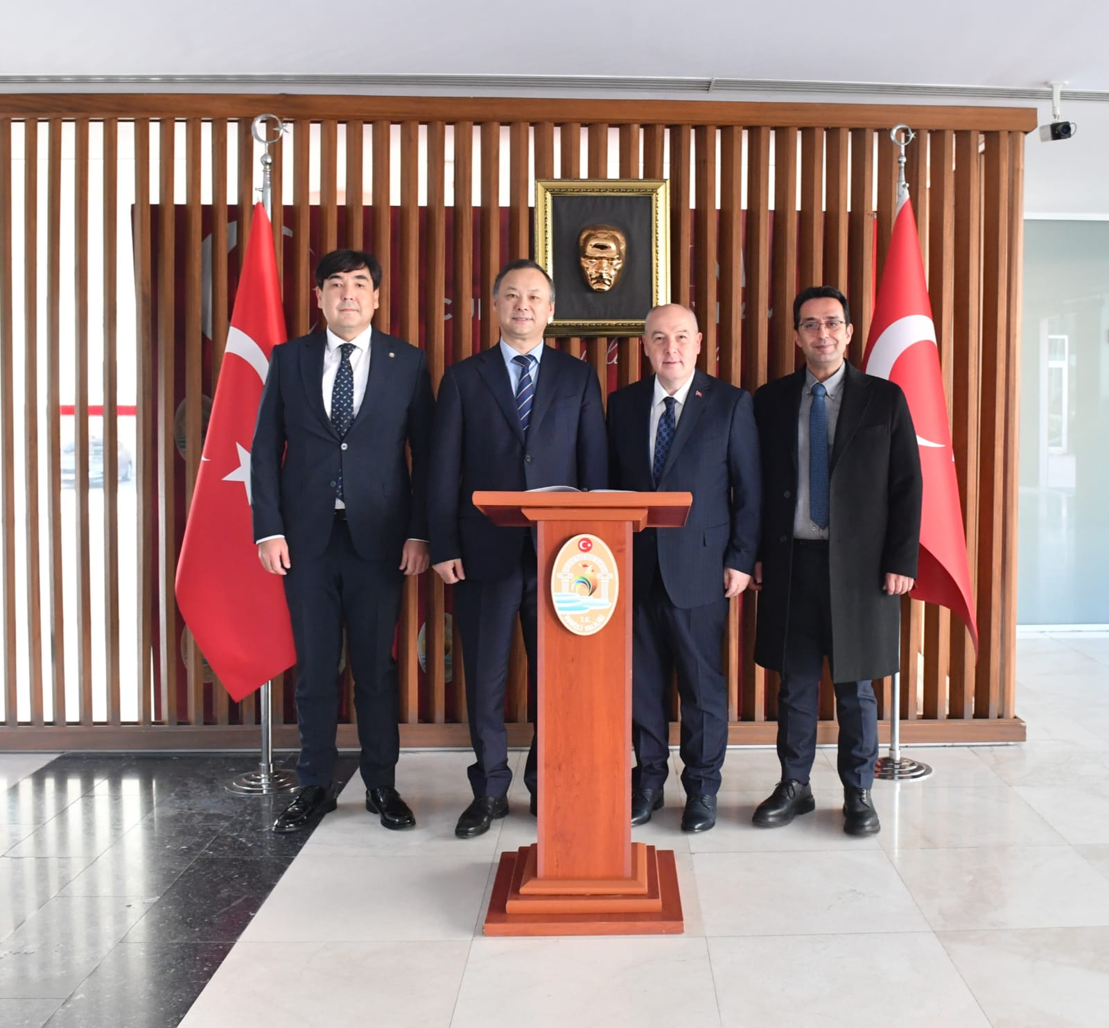 KIRGIZİSTAN BÜYÜKELÇİSİ RUSLAN KAZAKBAEV’DEN DENİZLİ’YE TARİHİ ZİYARET
