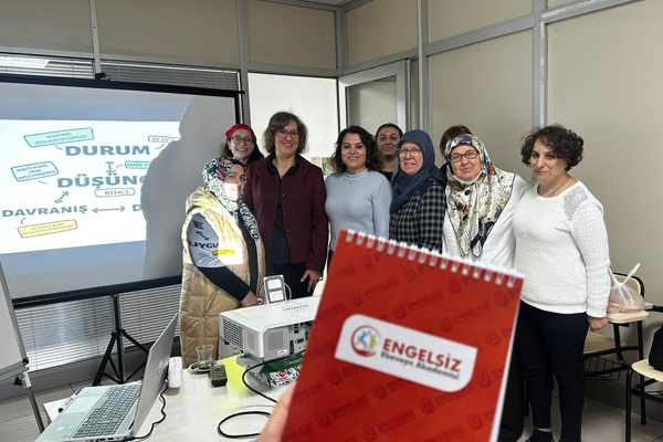 İzmit’te ailelere yönelik psikolojik dayanıklılık ve stres yönetimi eğitimi