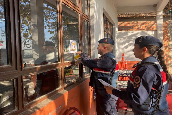 Sakarya Jandarma’dan dolandırıcılık uyarısı ve bilgilendirme çalışması