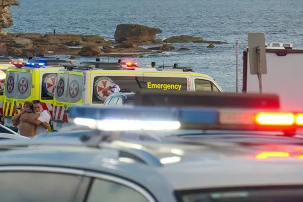 Sydney’deki plajda düzenlenen silahlı saldırıda 12 kişi hayatını kaybetti