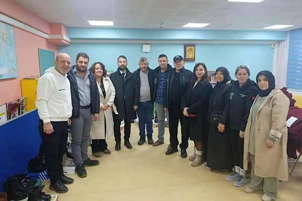 İYİ Parti Osmangazi İlçe Başkanlığı’ndan öğrencilere bot desteği