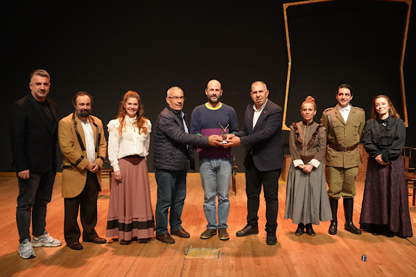 ”Bobik Nerede?” tiyatrosu Kartal’da sahnelendi