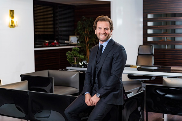 Saat ve Saat, Türk giyim markası Aydınlı Grubu satın aldı