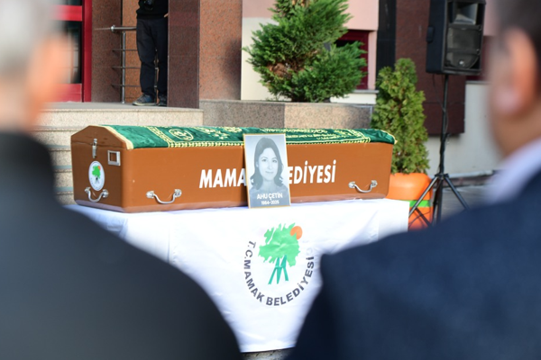 Mamak Belediyesi personeli Ahu Çetin, son yolculuğuna uğurlandı