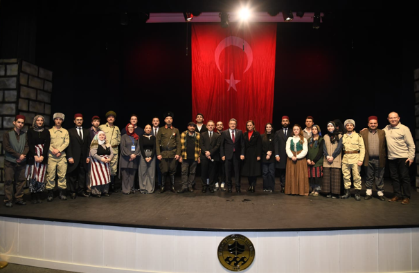 Başkan Genç, “Trabzon’un Kayıp Yılları: Muhacirlik” oyununu izledi