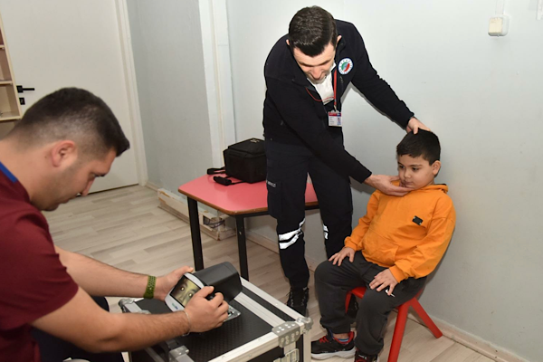 Kepez’de okullarda göz sağlığı taraması yapıldı