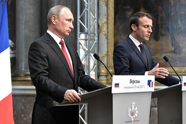 Paris, Putin’in Macron ile ikili görüşmelere “hazır” olmasını memnuniyetle karşıladı