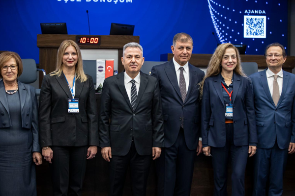Başkan Tugay: Kamuda dönüşüm olmadan başarı mümkün değil