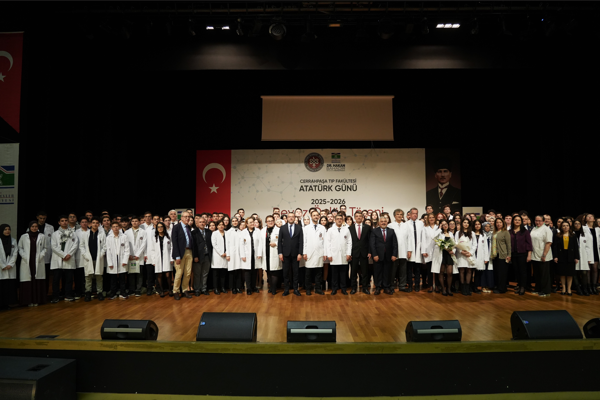 Cerrahpaşa Tıp Fakültesi öğrencileri Bahçelievler’de beyaz önlük giydi