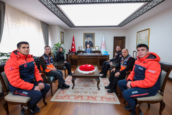 Karaman Valisi Çiçekli, AFAD personelini ağırladı