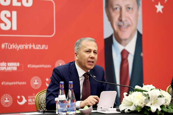 Yerlikaya: Enkaz bulundu, inceleme sürüyor