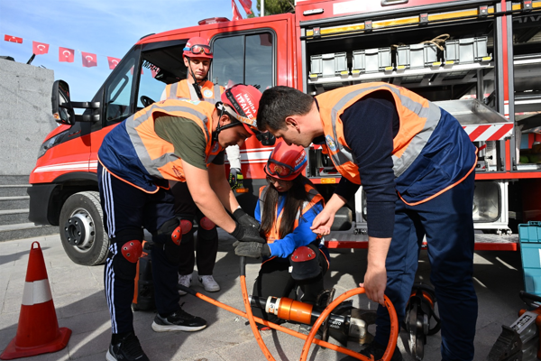 Büyükşehir, olası afet durumlarına karşı hazırlığını sürdürüyor