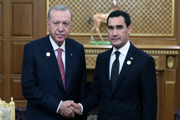 Erdoğan, Aşkabat’ta Türkmenistan Cumhurbaşkanı Berdimuhammedov ile görüştü