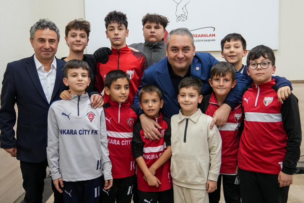 Başkan Özarslan, İncirli Mahallesi’nde vatandaşla buluştu