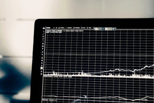 İkon Menkul: Değerli metaller rekor düzeylerini koruyor