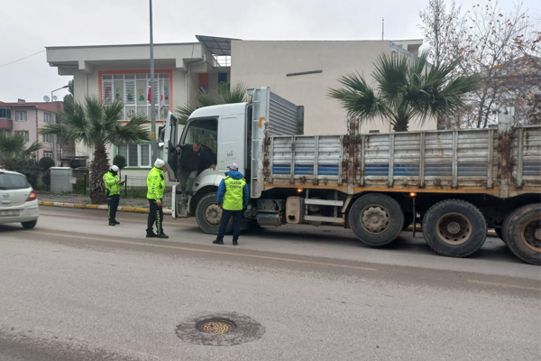 Balıkesir’de ağır tonajlı araç denetimleri sürdürülüyor