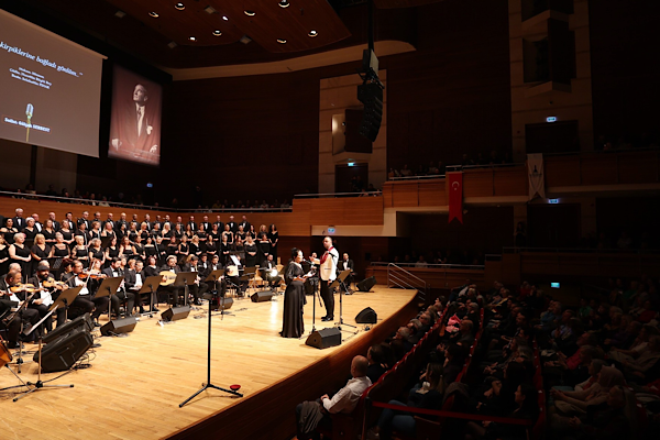 İzmir’de “Sonbahar Şarkıları” konseri düzenlendi