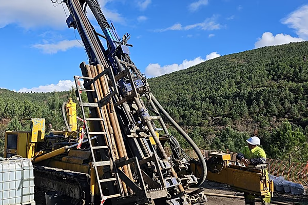 Avrupa Komisyonu, Portekiz lityum madeninin “stratejik” statüsünü korudu