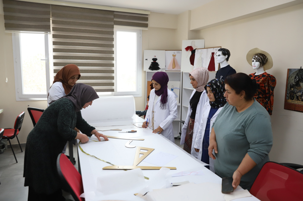 DİSMEK’te müzikten tekstile 15 branşta eğitim