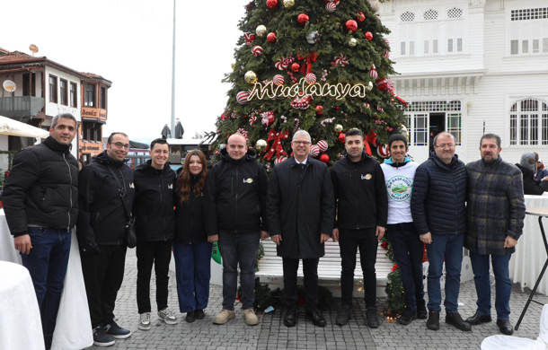 Mudanya’da belediye personeli yeni yıl öncesi bir araya geldi