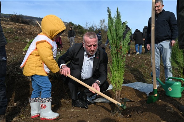 Karabatı: Geleceğe nefes olacak fidanları toprakla buluşturuyoruz
