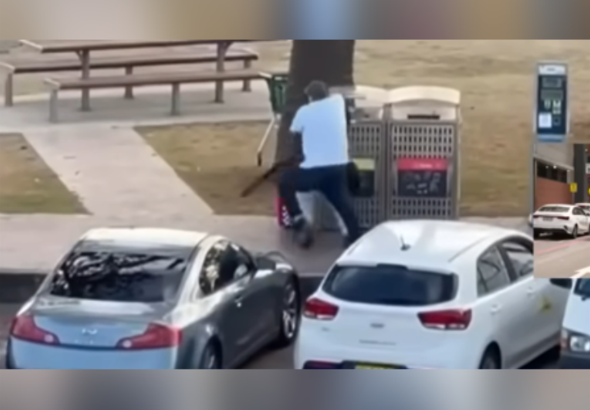 Bondi saldırısının ‘kahraman’ Ahmed el Ahmed için bir milyondan fazla bağış toplandı