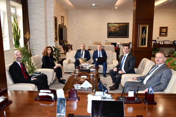 ABD Adana konsolosu Harran Üniversitesi’ni ziyaret etti