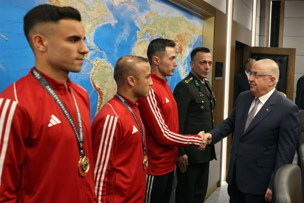 Bakan Güler, TSK Spor Gücü Kır Koşusu Takımı’nı kabul etti
