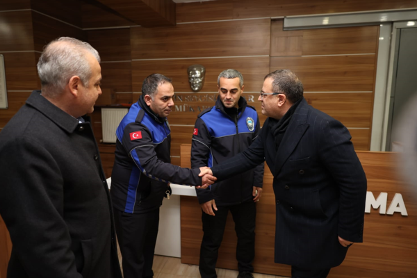 Başkan Gökçe’den yılbaşı gecesi görev yapan personele ziyaret