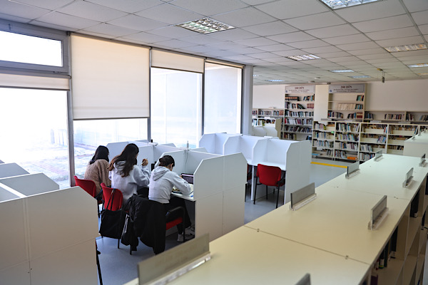 Antalya Doğan Hızlan Kütüphanesi’nde ödünç kitap sistemi uygulanıyor