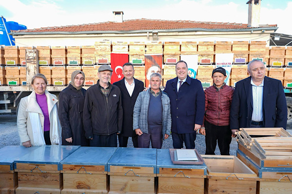 Manisa’da arıcılara ve sulama kooperatiflerine ekipman desteği sağlandı
